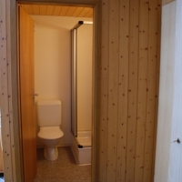 separate Doche/WC der Wohnung im 1. Stock