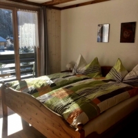 Schlafzimmer der Wohnung im 1. Stock