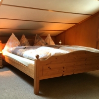 Schlafzimmer der Wohnung im 2. Stock