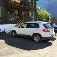 Gästeparkplatz direkt vor dem Haus